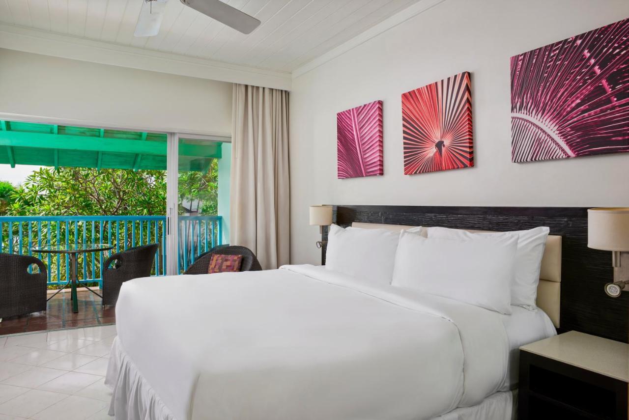 Crystal Cove By Elegant Hotels - All-Inclusive Saint James Dış mekan fotoğraf